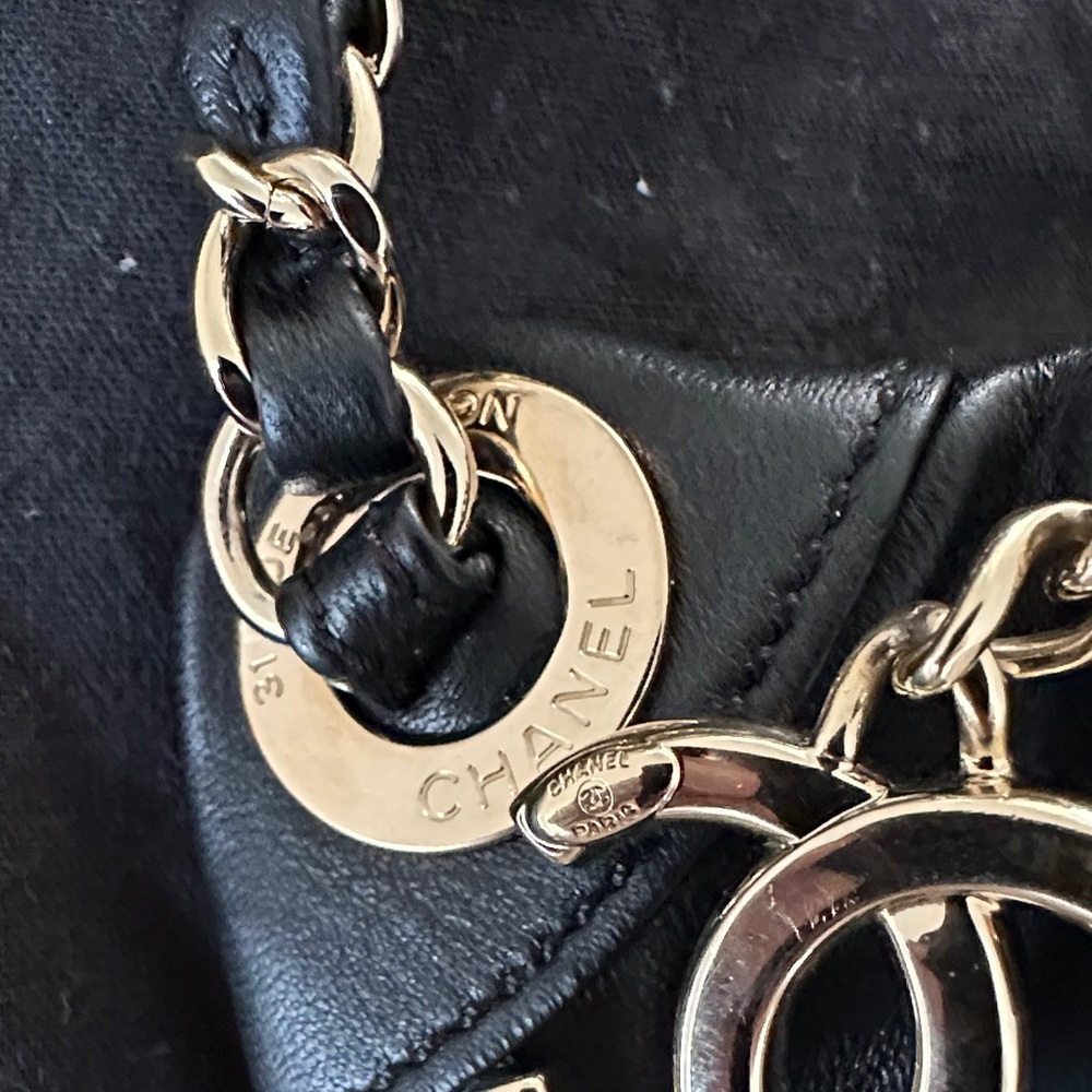 Chanel Black Quilted Waist Bag - Picture 3 of 11